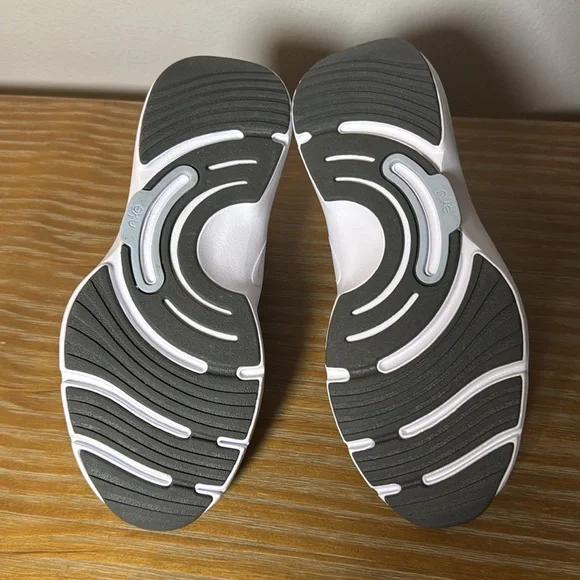 Nike Women's In-Season TR 13 Training Workout Shoes Size 9.5 - Picture 11 of 13